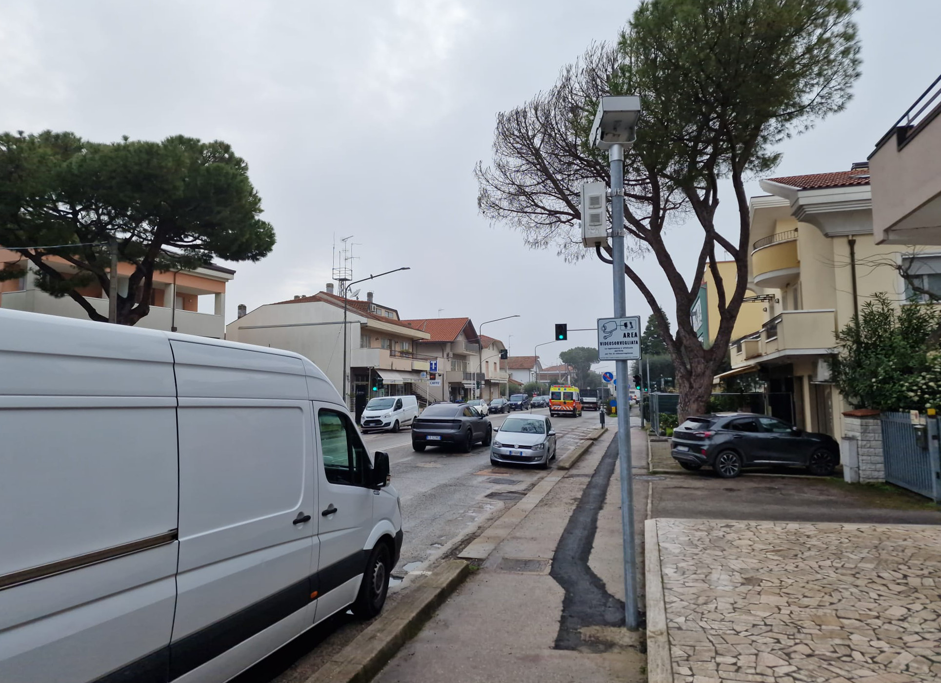 Attivazione sperimentale delle telecamere al semaforo all’incrocio tra Statale Adriatica e viale Campania