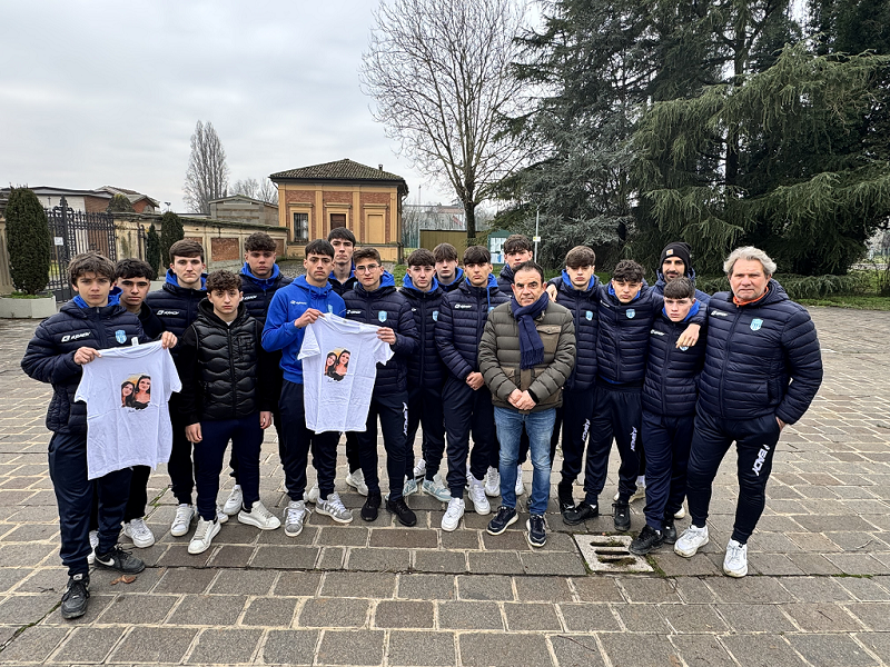 Un gesto di cuore: il Riccione United under 17 rende omaggio a Giulia e Alessia