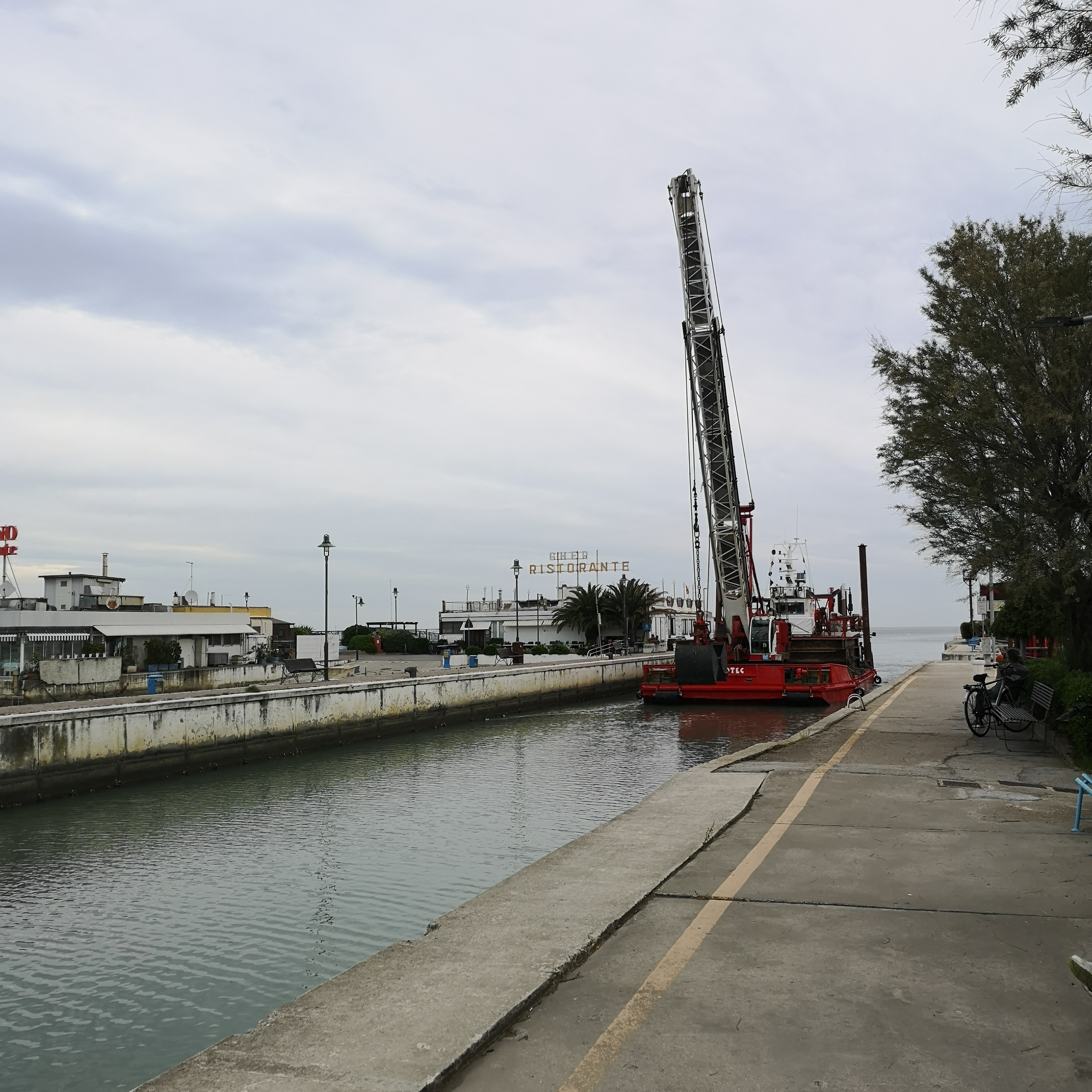 Gli interventi di dragaggio per la sicurezza e la fruibilità del porto di Riccione